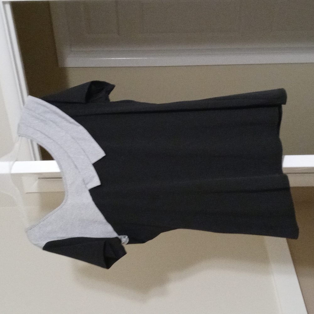 Woman's blouse - Picture 2 of 2
